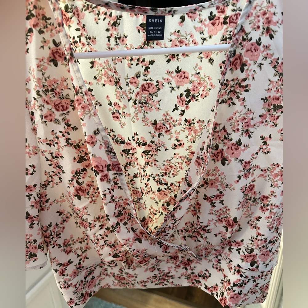 Shein floral crop top - Picture 5 of 6